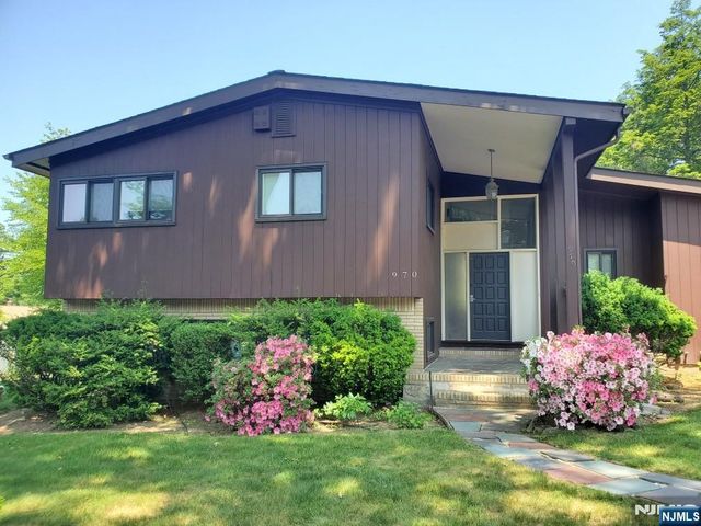 970 Soldier Hill Road, Emerson, NJ 07630