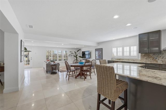 3927 VERSAILLES DRIVE, Tampa, FL 33634