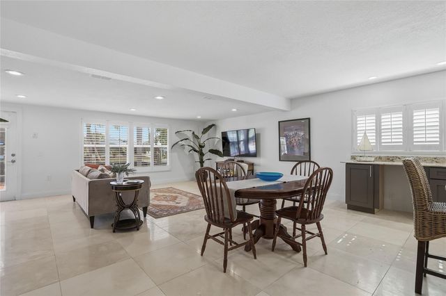 3927 VERSAILLES DRIVE, Tampa, FL 33634