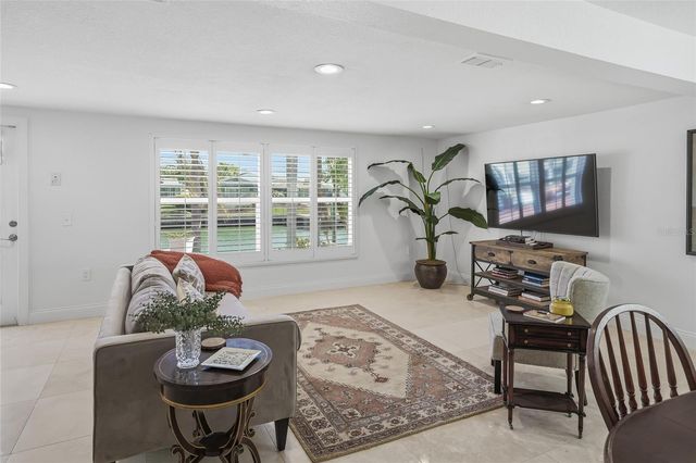 3927 VERSAILLES DRIVE, Tampa, FL 33634