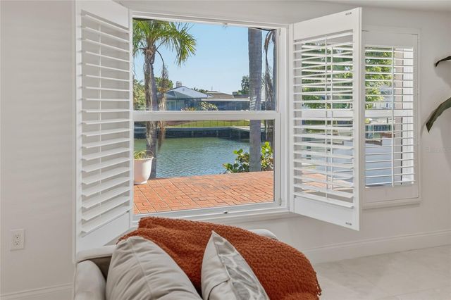 3927 VERSAILLES DRIVE, Tampa, FL 33634