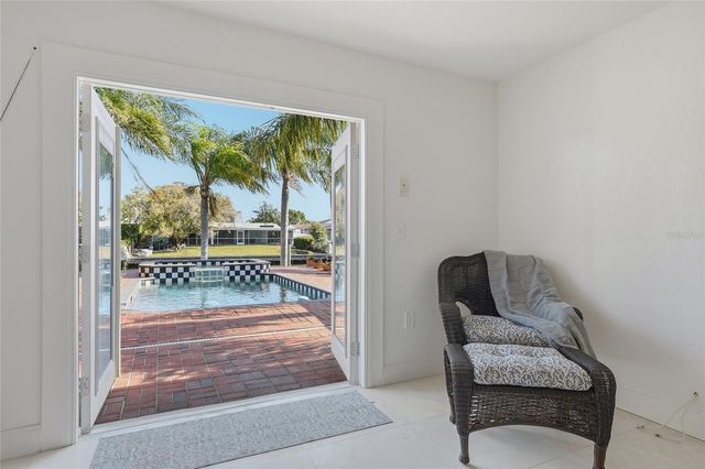 3927 VERSAILLES DRIVE, Tampa, FL 33634