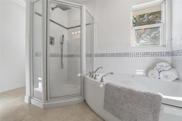 3927 VERSAILLES DRIVE, Tampa, FL 33634