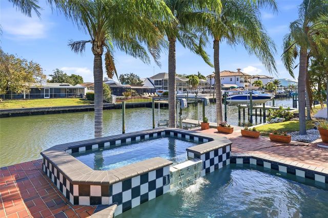 3927 VERSAILLES DRIVE, Tampa, FL 33634