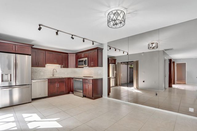 803 8th Terrace, Palm Beach Gardens, FL 33418