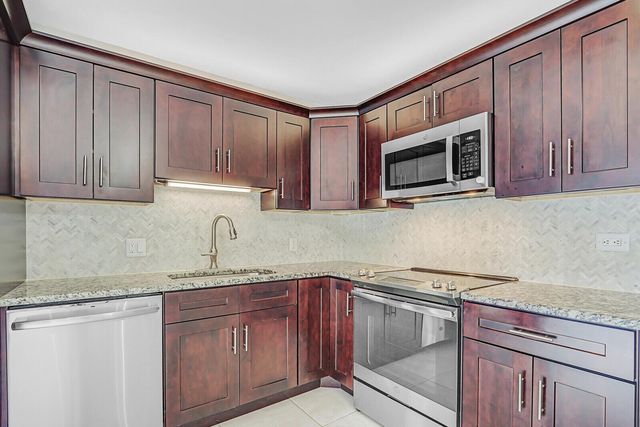 803 8th Terrace, Palm Beach Gardens, FL 33418