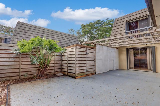 803 8th Terrace, Palm Beach Gardens, FL 33418