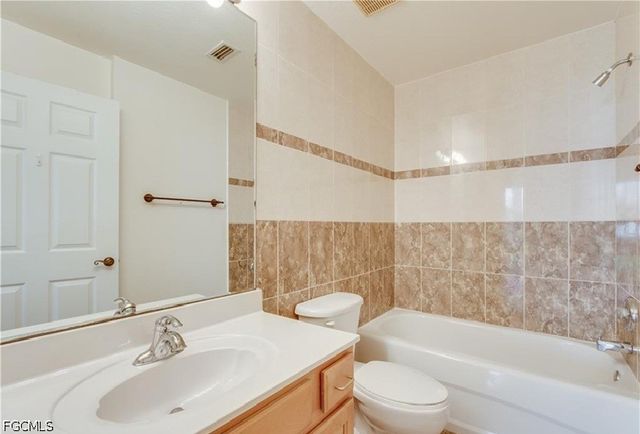 12515 McGregor BLVD 104, Fort Myers, FL 33919