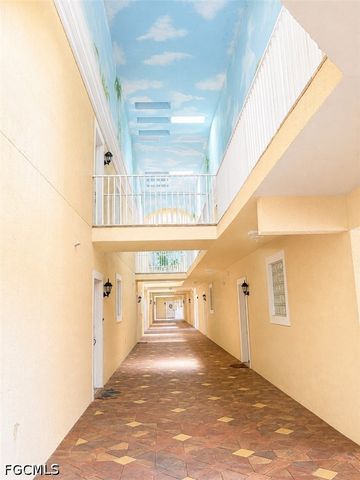 12515 McGregor BLVD 104, Fort Myers, FL 33919