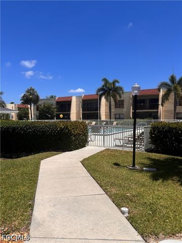 12515 McGregor BLVD 104, Fort Myers, FL 33919