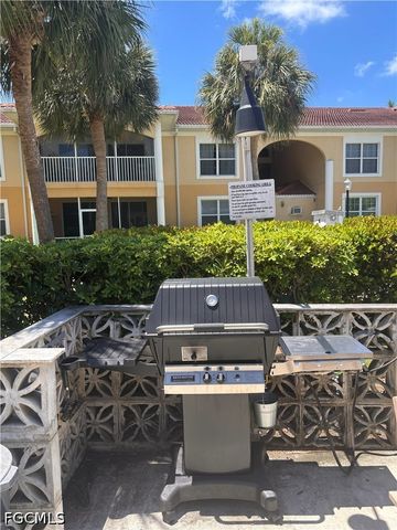 12515 McGregor BLVD 104, Fort Myers, FL 33919