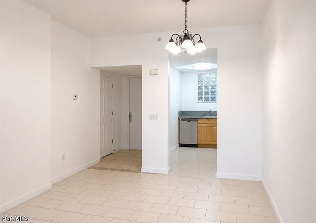 12515 McGregor BLVD 104, Fort Myers, FL 33919
