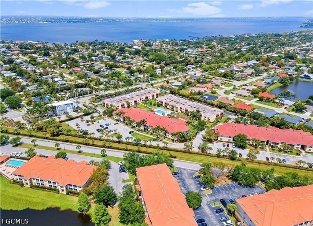 12515 McGregor BLVD 104, Fort Myers, FL 33919