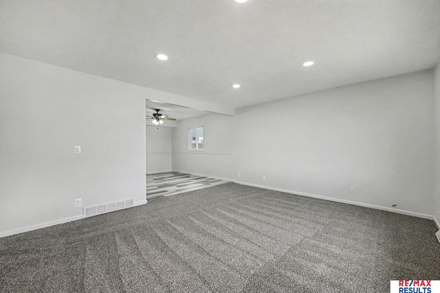 20116 Binney Circle, Omaha, NE 68022