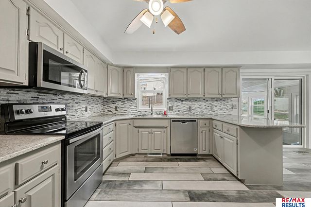 20116 Binney Circle, Omaha, NE 68022