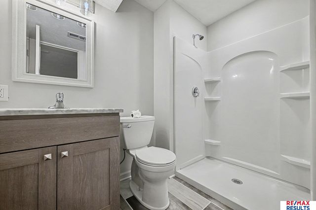 20116 Binney Circle, Omaha, NE 68022