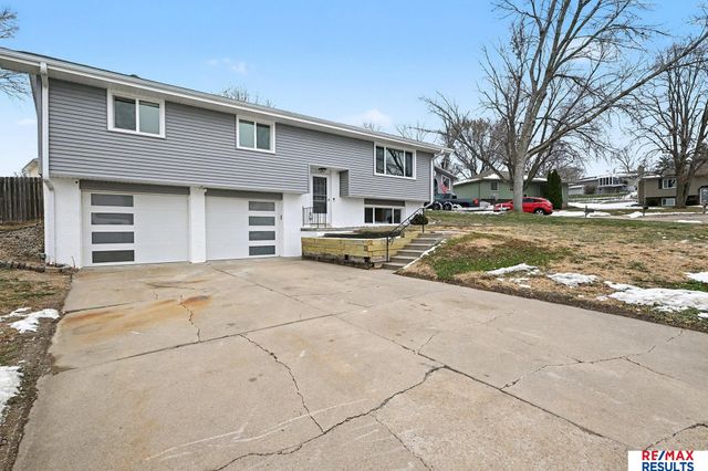 20116 Binney Circle, Omaha, NE 68022