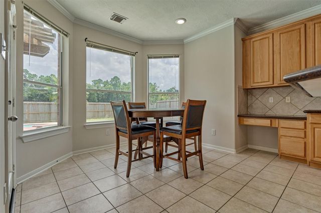 38 S April Mist Circle, The Woodlands, TX 77385