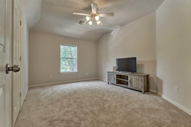 38 S April Mist Circle, The Woodlands, TX 77385