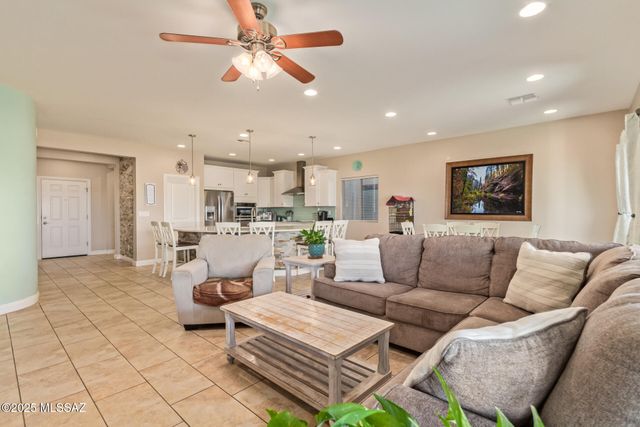 21458 E Patriot Lane, Red Rock, AZ 85145