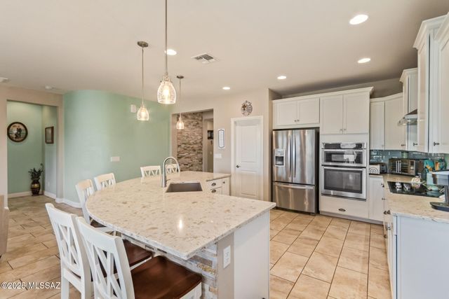 21458 E Patriot Lane, Red Rock, AZ 85145