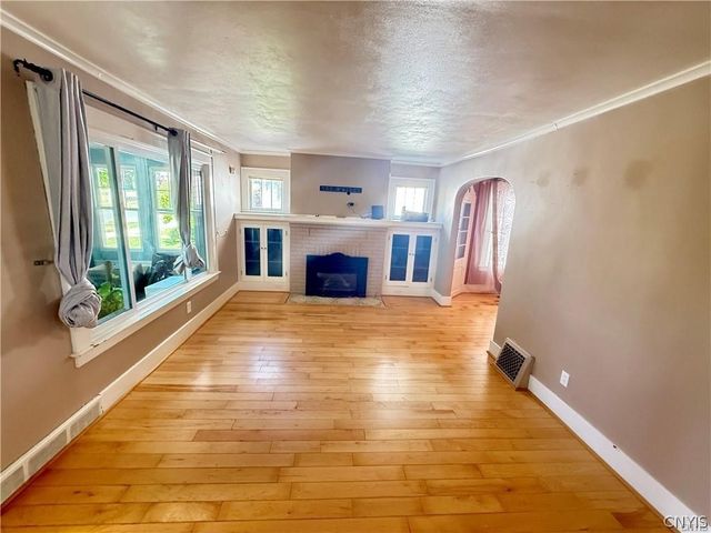 1038 Sunnycrest Road, Syracuse, NY 13206