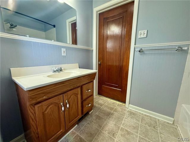 1038 Sunnycrest Road, Syracuse, NY 13206