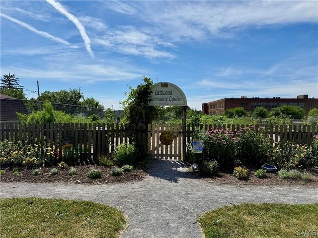 1038 Sunnycrest Road, Syracuse, NY 13206