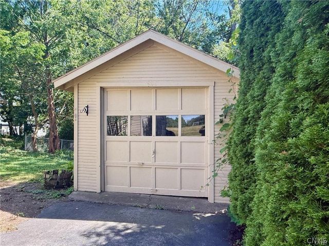 1038 Sunnycrest Road, Syracuse, NY 13206