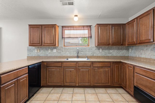 8635 Casa Verde Avenue NW, Albuquerque, NM 87120