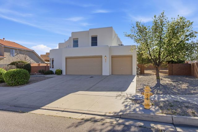 8635 Casa Verde Avenue NW, Albuquerque, NM 87120