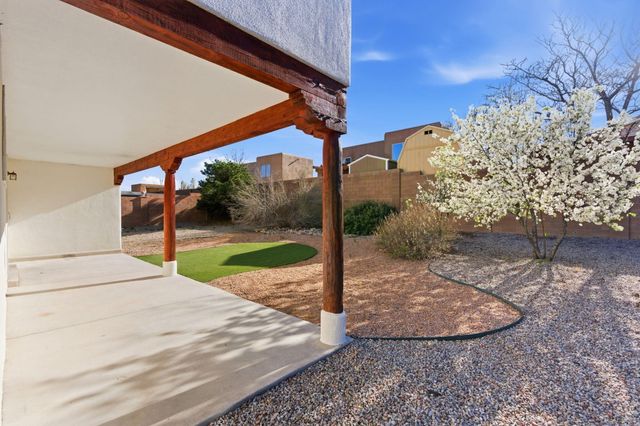 8635 Casa Verde Avenue NW, Albuquerque, NM 87120