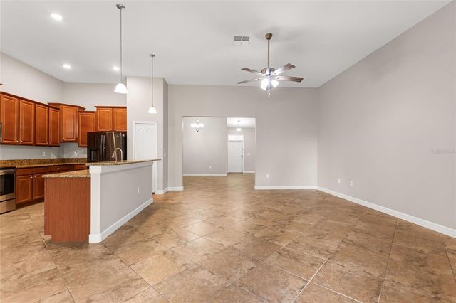 1317 GLENEAGLES LN, Davenport, FL 33896