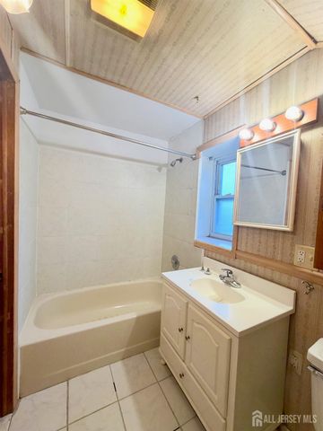 131 william Street, South River, NJ 08882