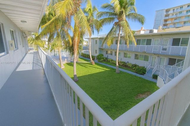 7207 Bay Dr 19, Miami Beach, FL 33141