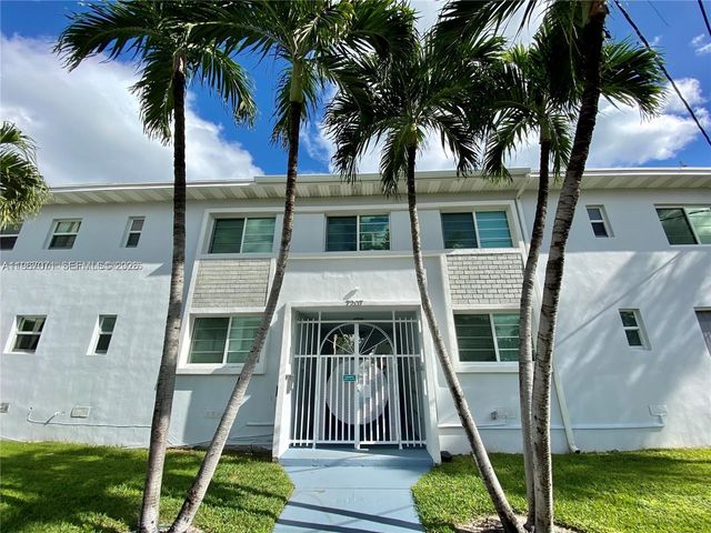 7207 Bay Dr 19, Miami Beach, FL 33141