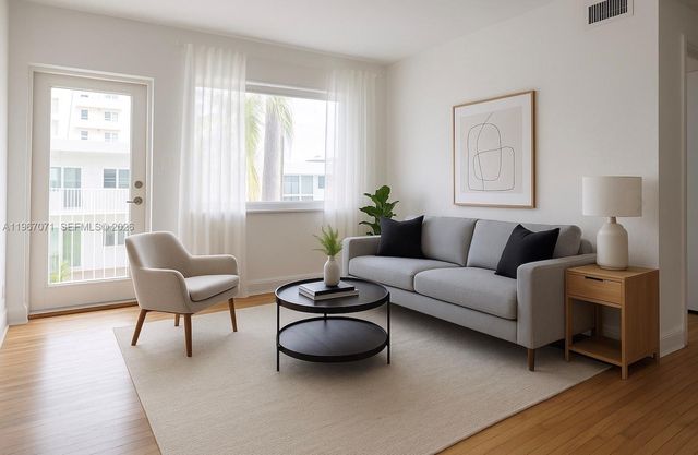 7207 Bay Dr 19, Miami Beach, FL 33141