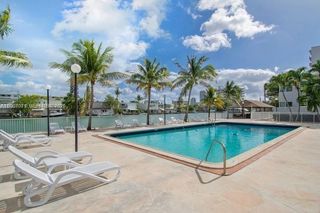 7207 Bay Dr 19, Miami Beach, FL 33141