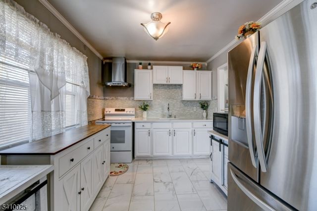 21 Normandy Circle, Hopatcong Boro, NJ 07843