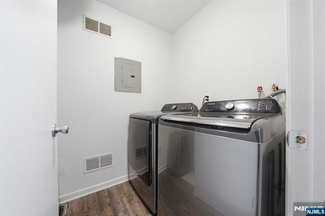825 Riverside Avenue 203, Lyndhurst, NJ 07071