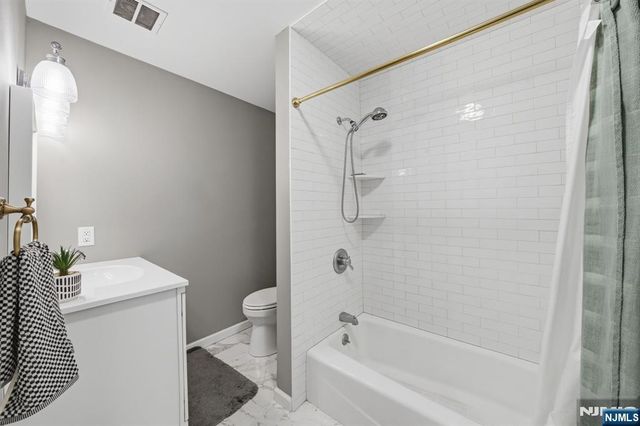 825 Riverside Avenue 203, Lyndhurst, NJ 07071
