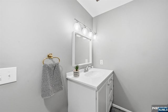825 Riverside Avenue 203, Lyndhurst, NJ 07071