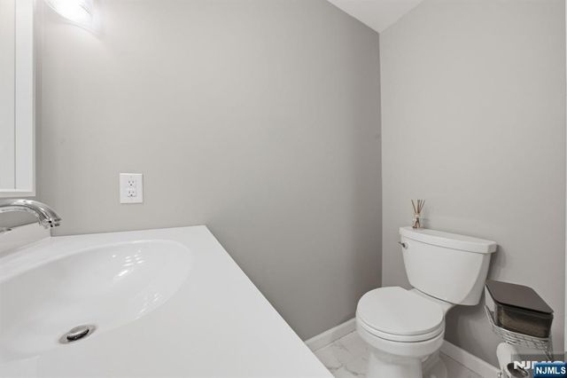 825 Riverside Avenue 203, Lyndhurst, NJ 07071