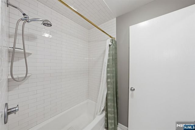 825 Riverside Avenue 203, Lyndhurst, NJ 07071