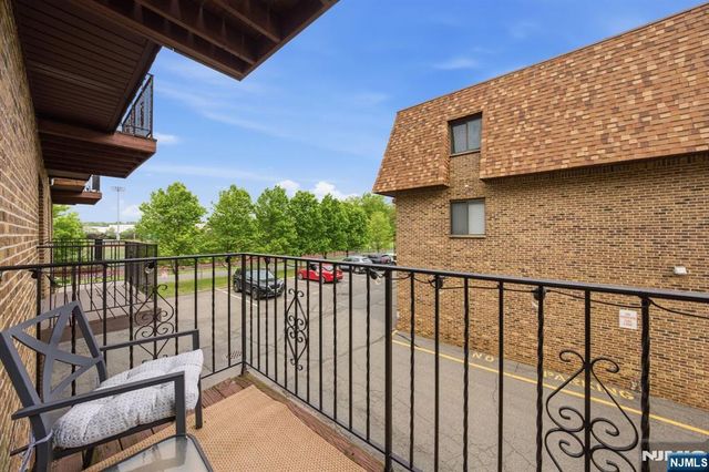 825 Riverside Avenue 203, Lyndhurst, NJ 07071