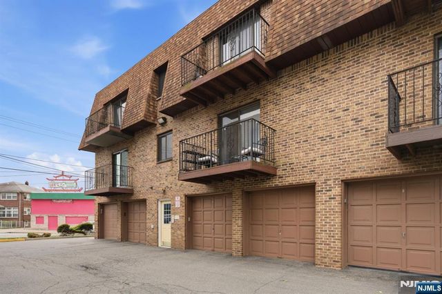 825 Riverside Avenue 203, Lyndhurst, NJ 07071