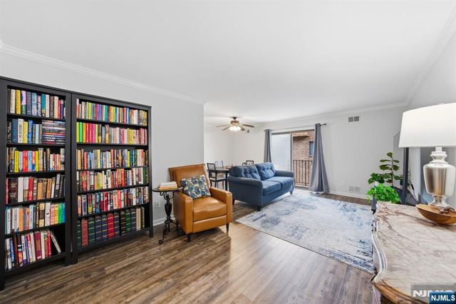 825 Riverside Avenue 203, Lyndhurst, NJ 07071