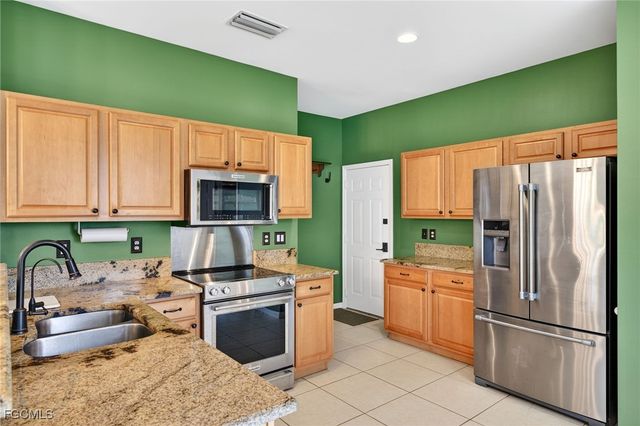 8410 Village Edge CIR 4, Fort Myers, FL 33919