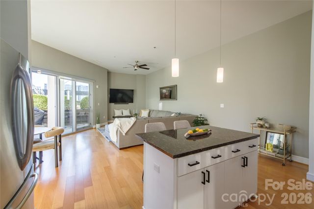 333 W Trade Street W 708, Charlotte, NC 28202