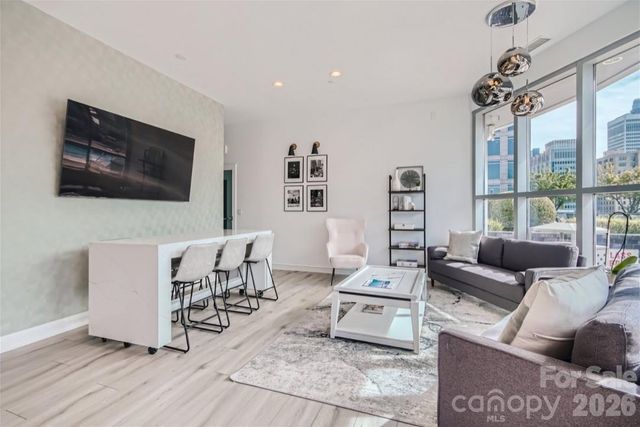 333 W Trade Street W 708, Charlotte, NC 28202